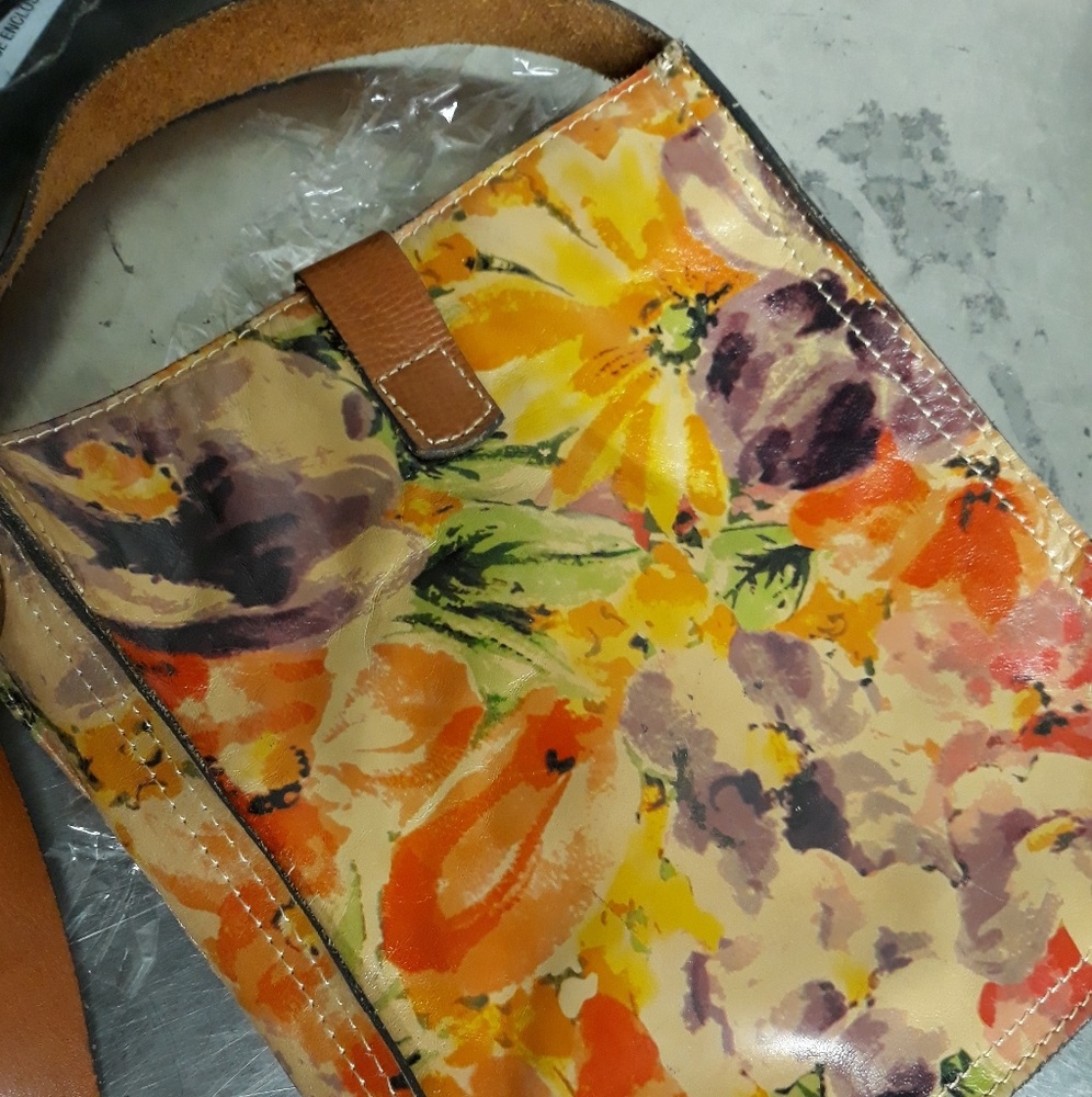 Patricia Nash Italian Leather Crossbody - Picture 6 of 7